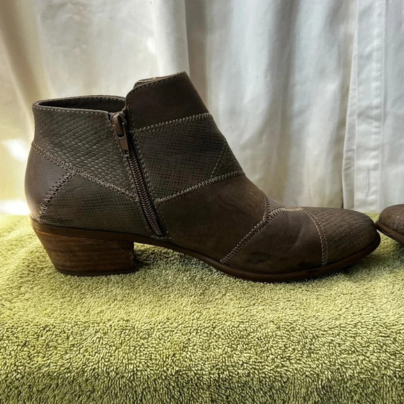 Bass Shoe "Nina" Womens Heeled Ankle Booties Sz 8.5 - Picture 7 of 10